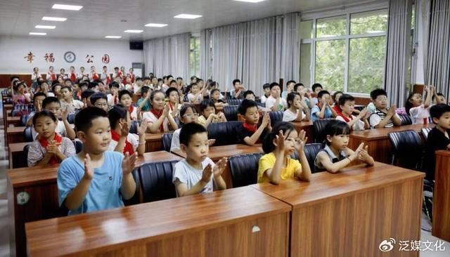 “学法小公民”捐书普法宣传公益活动走进淄博张店区公园新村小学 图2