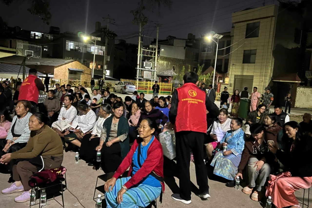 临翔区：“扫黄打非”公益放映进乡村 图2