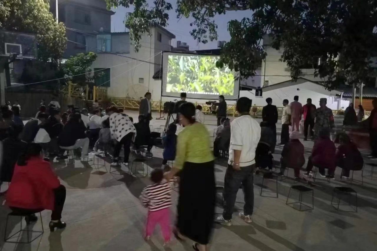 临翔区：“扫黄打非”公益放映进乡村 图3