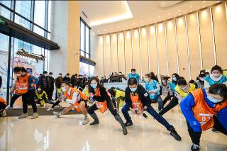 多乐士彩色垂直马拉松火热开跑_为助力“星星”公益添“彩” 图20