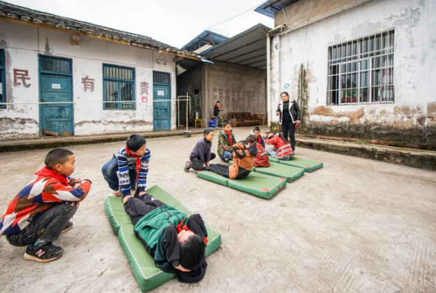 爱心回访之旅，邦泰集团带你见证公益的力量 图1