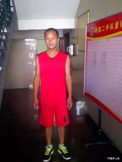 致敬英雄_郑州暴雨曹师傅勇救5人获华帝奖励 图2