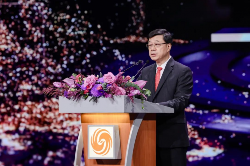 国窖1573“世界因你而美丽——2023-2024影响世界华人盛典”圆满落幕 图3