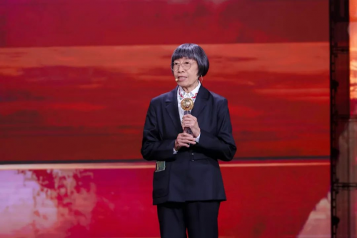 国窖1573“世界因你而美丽——2023-2024影响世界华人盛典”圆满落幕 图5